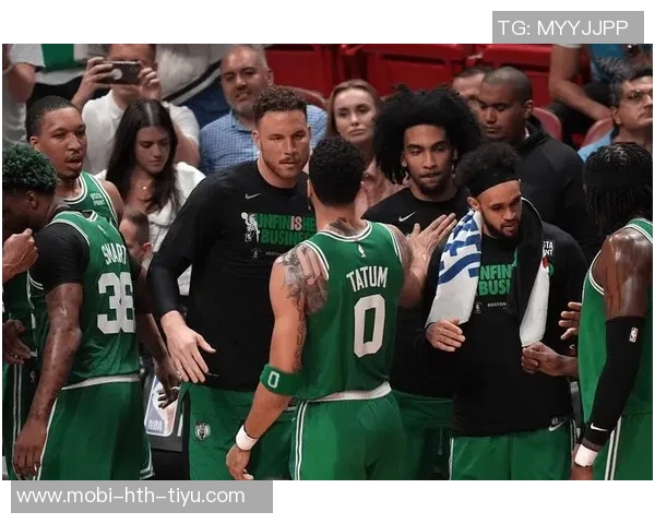 杰伦布朗主动请缨防守小卡马祖拉称赞其斗志与硬气